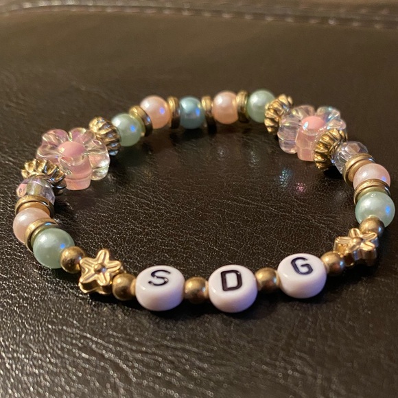 Say Don’t Go Taylor Swift Handmade Friendship Bracelet - Picture 3 of 3